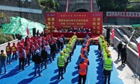 都香高速乐红特长隧道实现双幅贯通